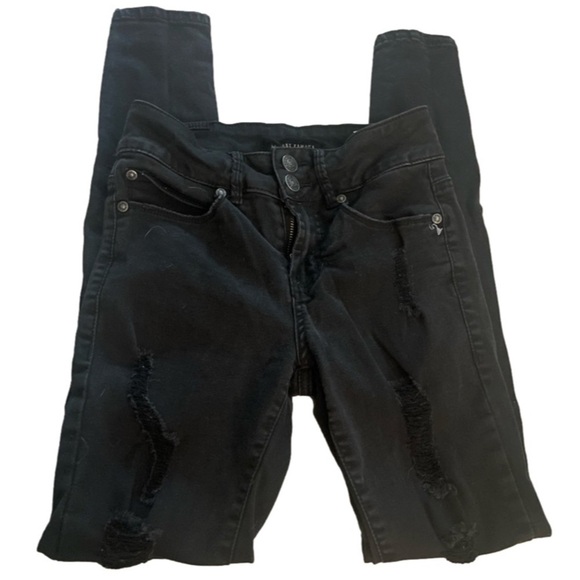Almoust famous distressed black jeans size 0 - Picture 5 of 6
